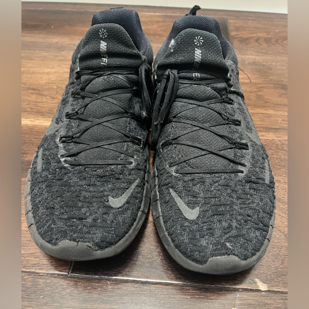 Nike Men's Charcoal Knit Athletic Sneakers